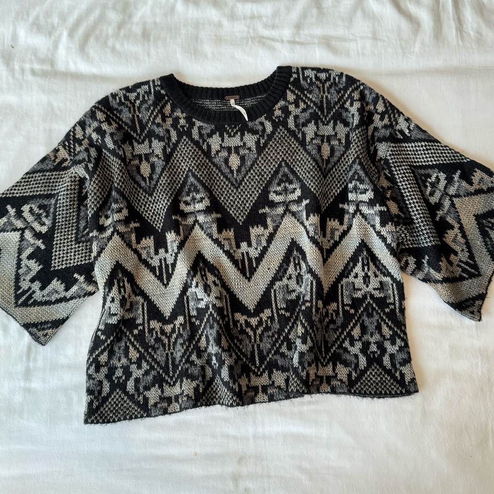 Free People Black & Grey Sweater | Size: Medium | Flared Short Sleeve Wide fit